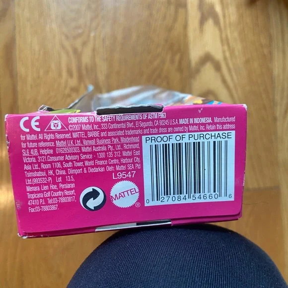 Surfs up Beach Nikki Barbie 2007 Mattel new in box - Picture 4 of 4